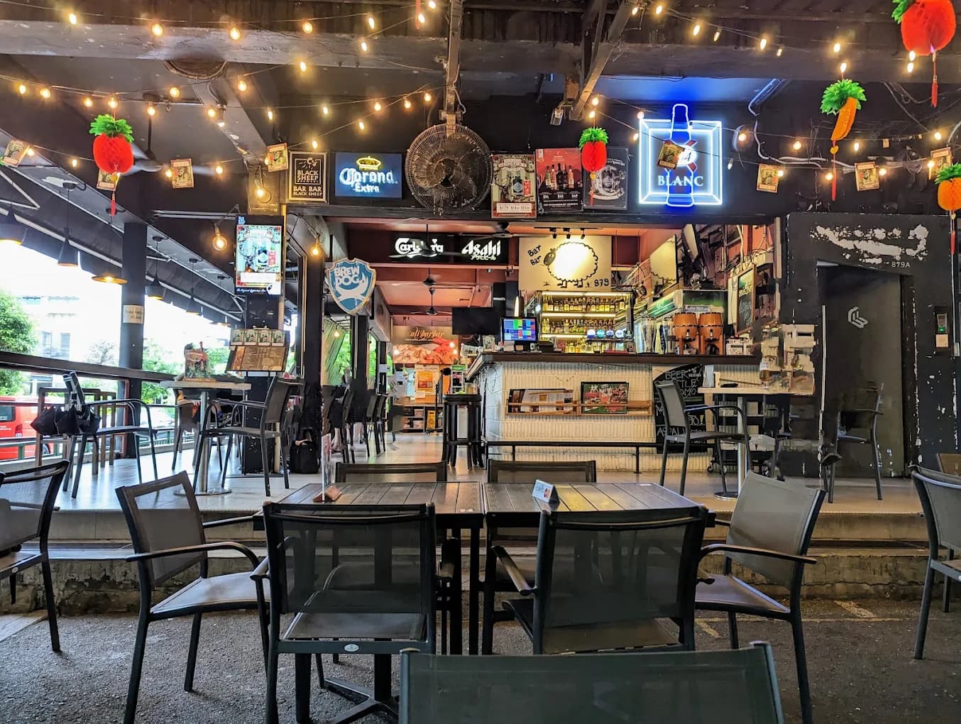 NightlifeStreet 1