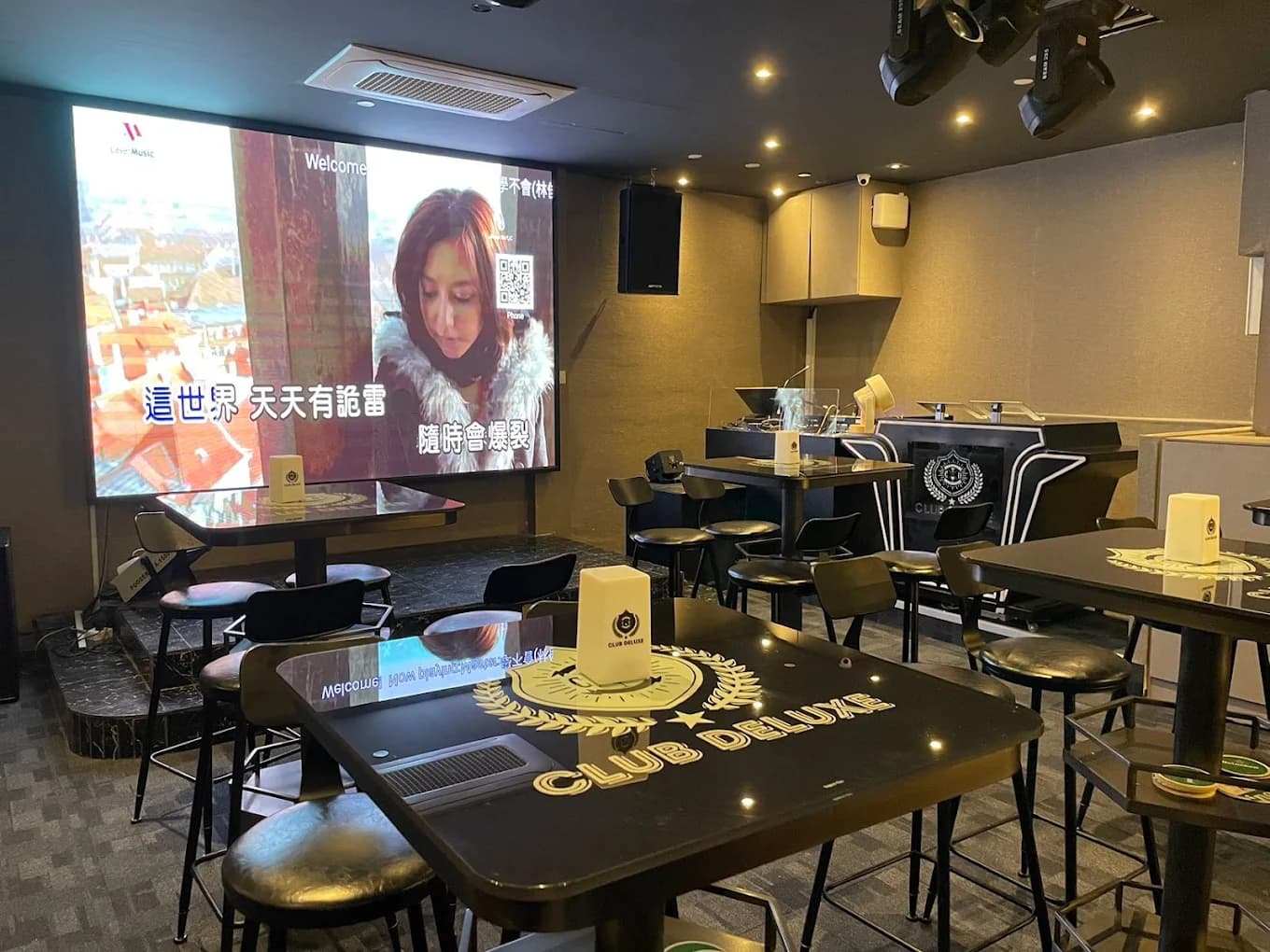 Club Deluxe 2