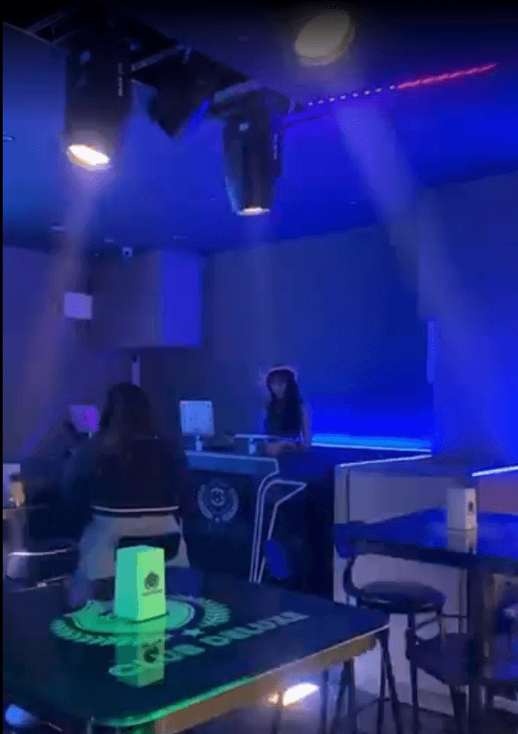Club Deluxe 5