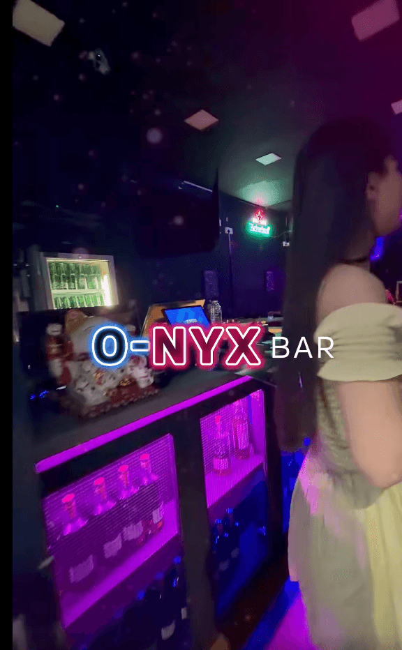 O-NYX Bar 2