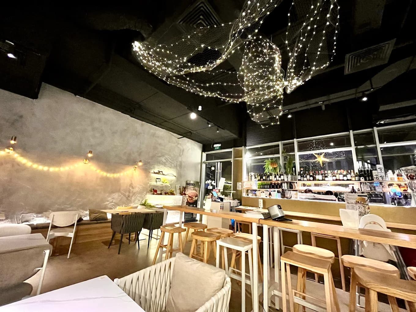 Vibez Bistro Bar 3