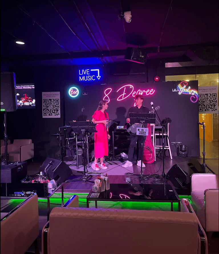 8 Degree Lounge Bukit Batok 2