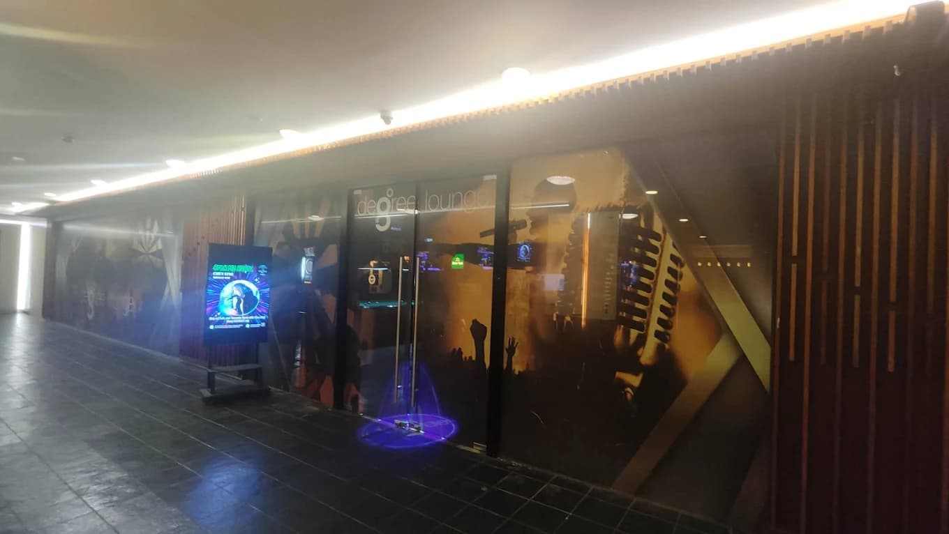 8 Degree Lounge Bukit Batok 8